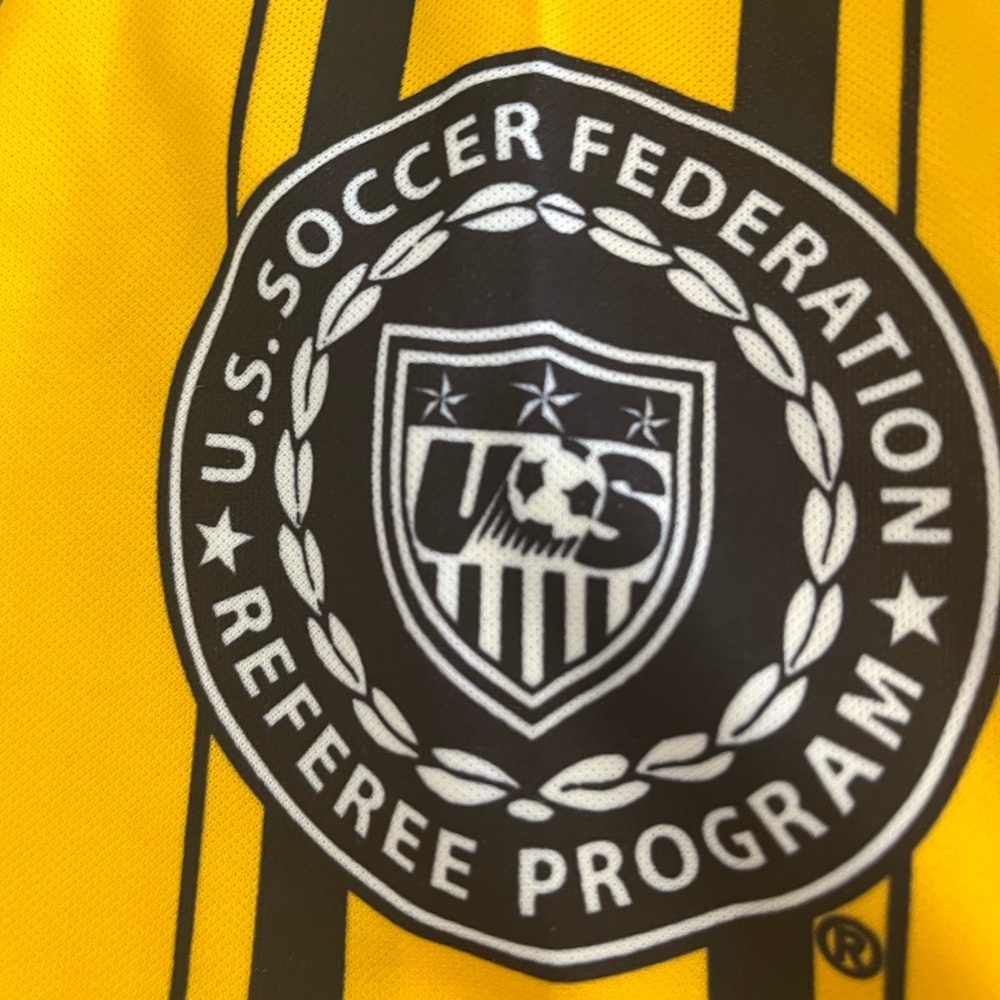 10pc USSF referee Kit: Men's USSF Gold Stripe Shirt (S), USSF Black shorts (M) - Picture 3 of 10